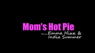India Summer és Emma Hix édeshármasban basznak