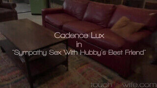 Cadence Lux fiatalabb farkat akar