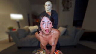 Brooke Tilli és a halloween maszkos krapekja
