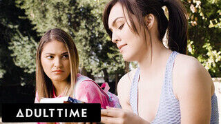 ADULT TIME - Iskolás Freya Parker beleszeret félénk lezbi tanítójába, Gizelle Blancóba