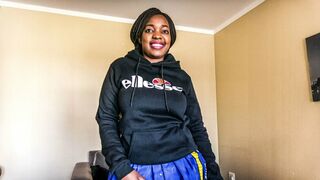 Afrikai koleszos spiné munkát keres a tanulmányaihoz