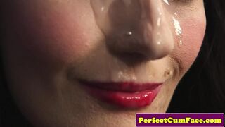 Gyönyörű csipkés szépség nagyméretű adag arcon