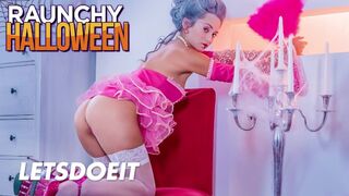 Shrima Malati maszkos szépkorú szeretővel ünnepli halloween-t erőszakos dugással