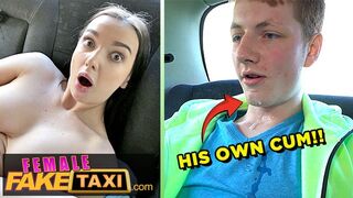 Lady Gang megőrül a gigászi faszú tinédzser pov szopásán a taxisban