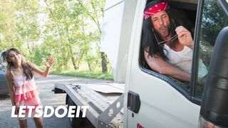 Shrima Malati kint kapja a forró élvezetet a puncájára hardcore dúgás után