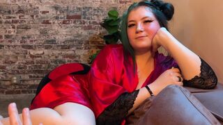 Casting Forgatás curvy: megreszeli a nevelő kiscsaját, hogy féltékennyé tegye a voltját