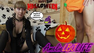 Pici boszorkány megidézi a orbitális rúdat és keményen megbasszák, hogy beleélvezzen a puncijába - halloween 2020