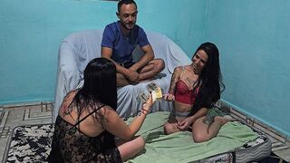 A nejem látni akarta, ahogy a csaja először kapja análba