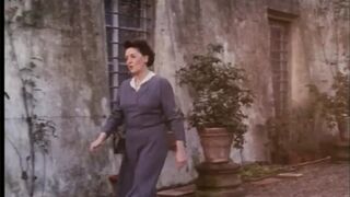 L'Ereditiera negyedik részében Anita Rinaldi méretes dárdát szop retro stílusban